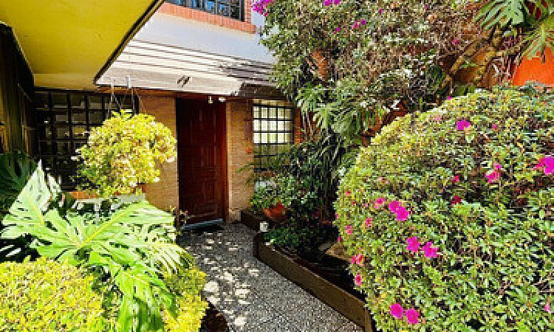 Venta De Casa En Lom...
