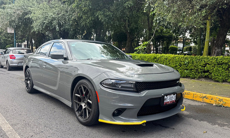 Dodge Charger 5.7 R-...