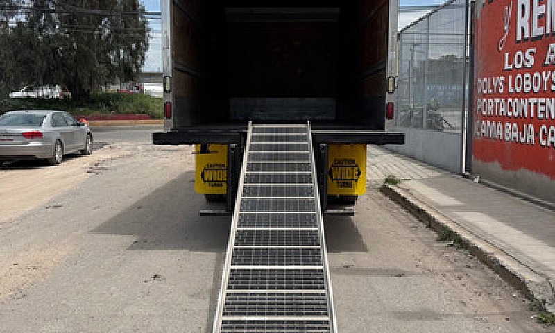 Freightliner M2 Con ...