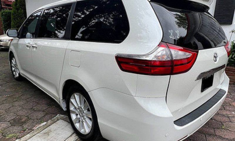 Toyota Sienna 3.5 Li...