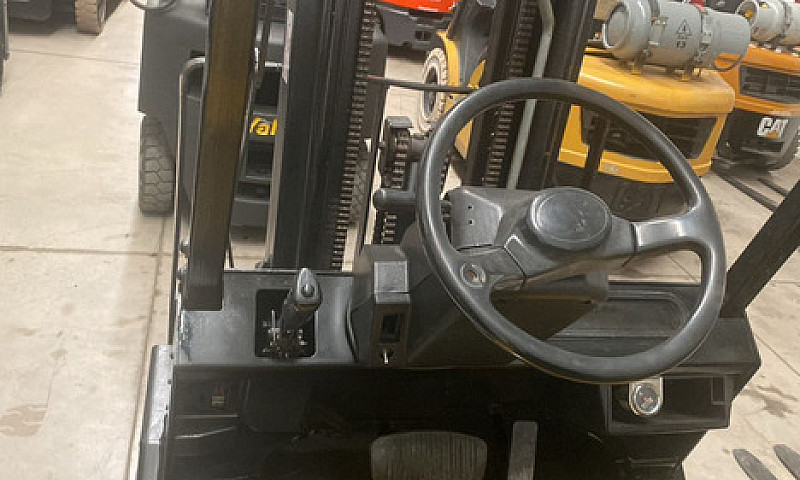 Montacargas Yale 2.5...