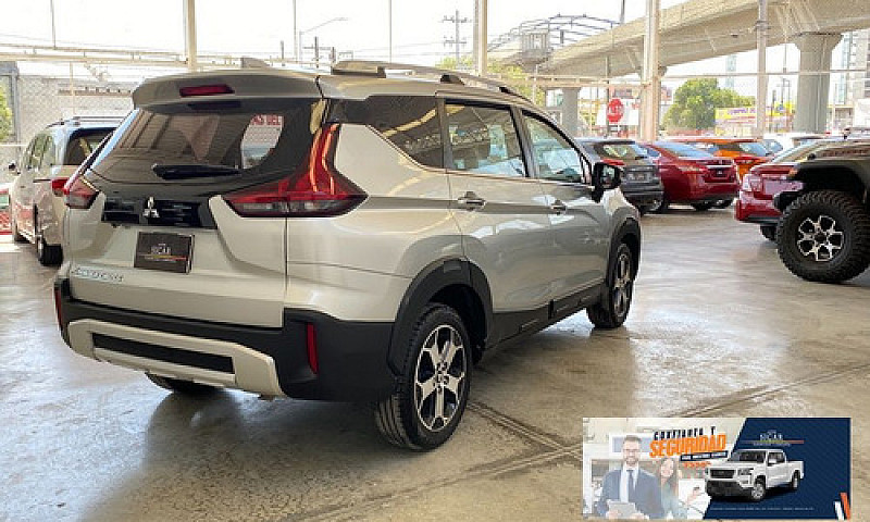 Mitsubishi Xpander 2...