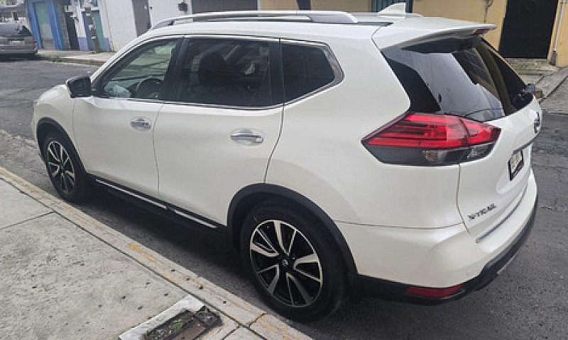 Nissan X-Trail 2.5 E...