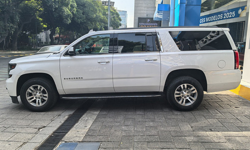 Chevrolet Suburban 2...