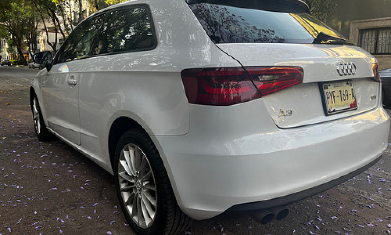 Audi A3 1.8 Sedán Am...