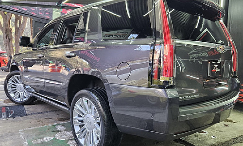 Cadillac Escalade 20...