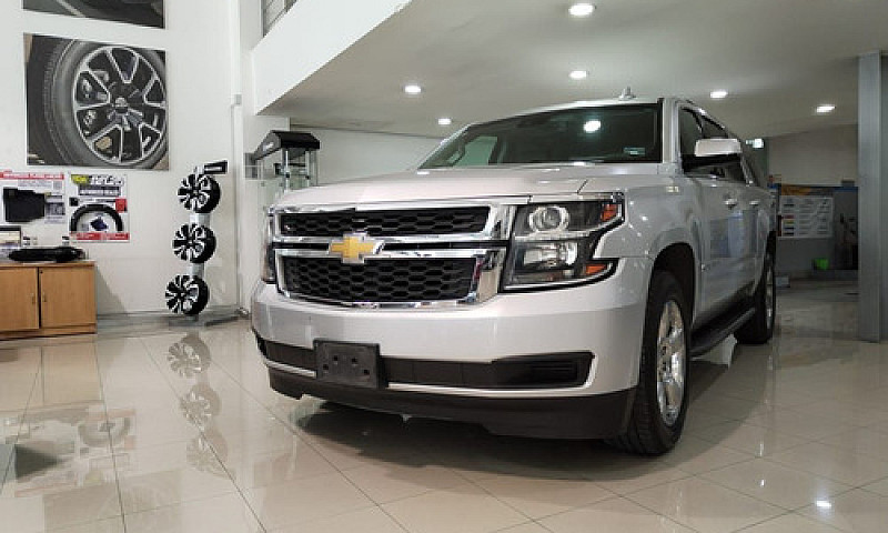 Chevrolet Suburban 2...