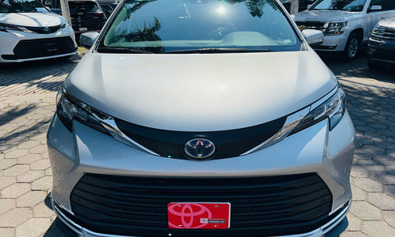 Toyota Sienna 2022...