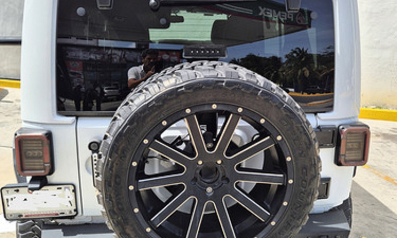 Jeep Wrangler 3.7 Un...