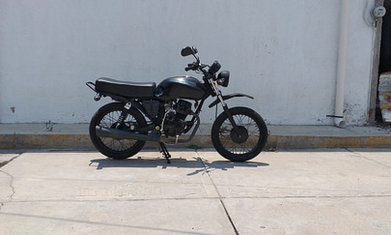 Motocicleta De Traba...