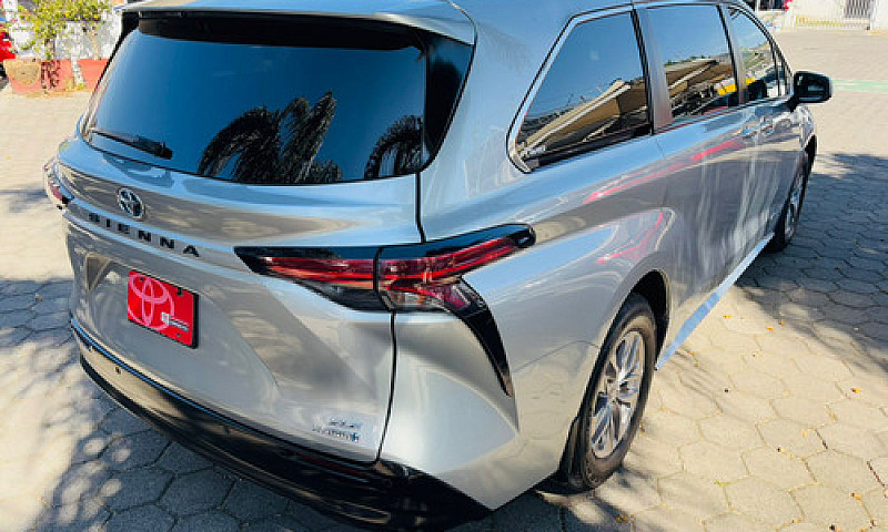 Toyota Sienna 2021...