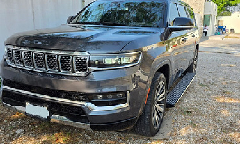Jeep Grand Wagoneer ...