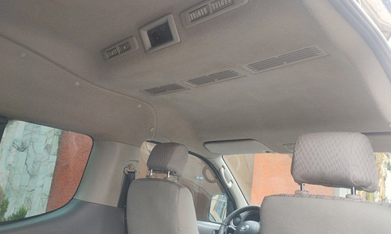 Nissan Urvan 2.5 12 ...