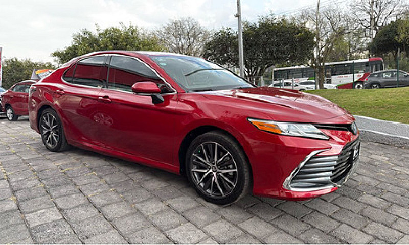 Toyota Camry 2023...