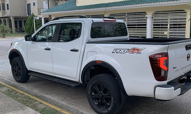 Nissan Frontier 2.5 ...