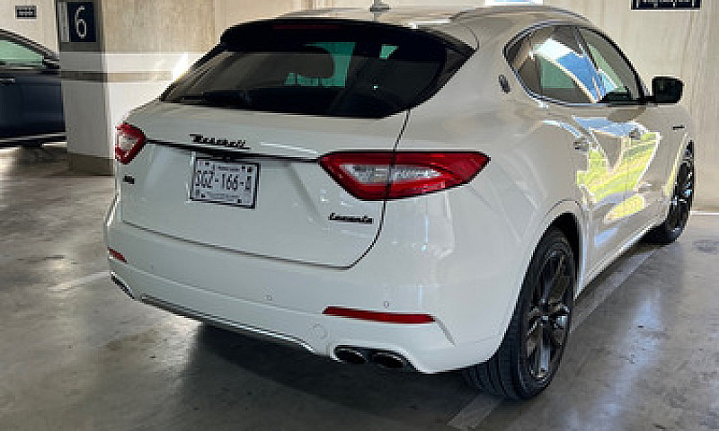 Maserati Levante...