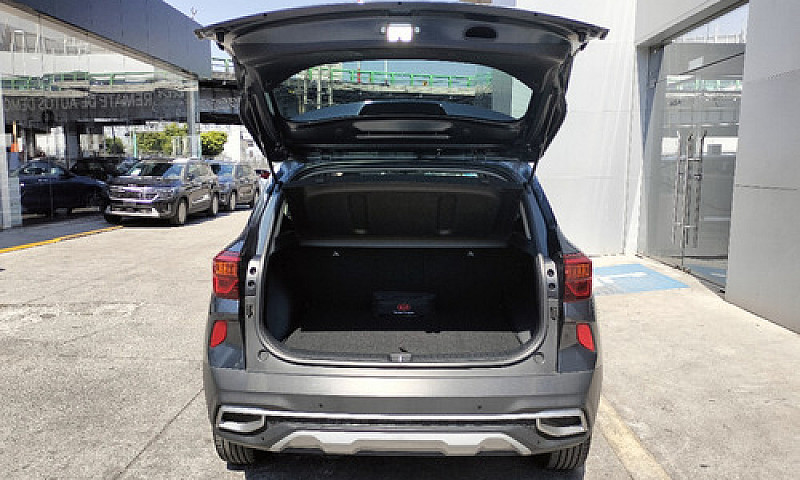 Kia  Seltos  2021...