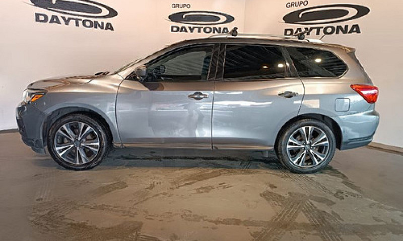 Nissan Pathfinder 20...