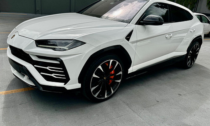 Lamborghini Urus 4.0...