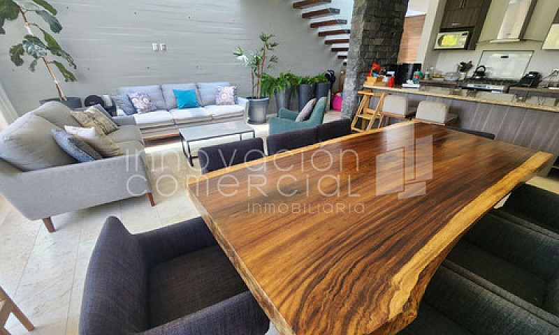 Venta De Casa En Alt...