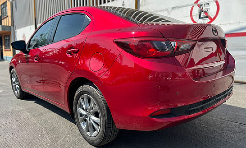 Mazda Mazda 2 2023...