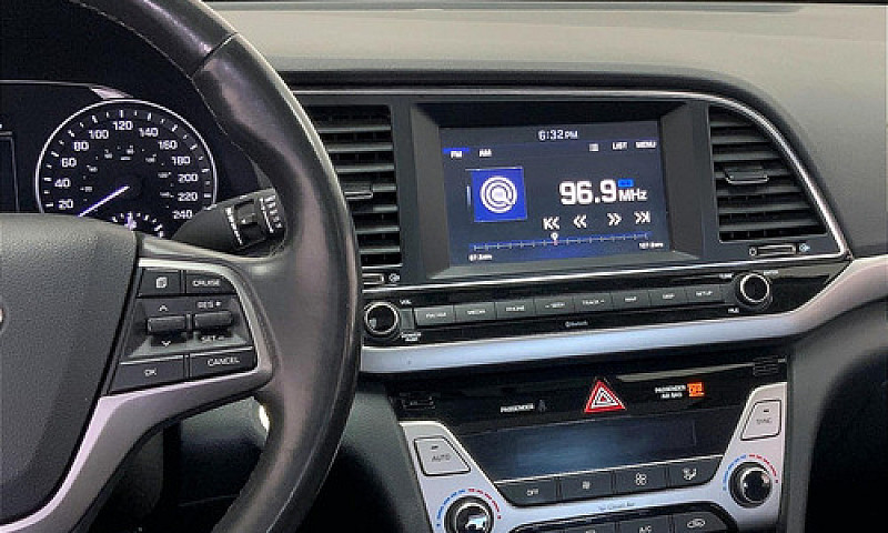 Hyundai Elantra 2018...