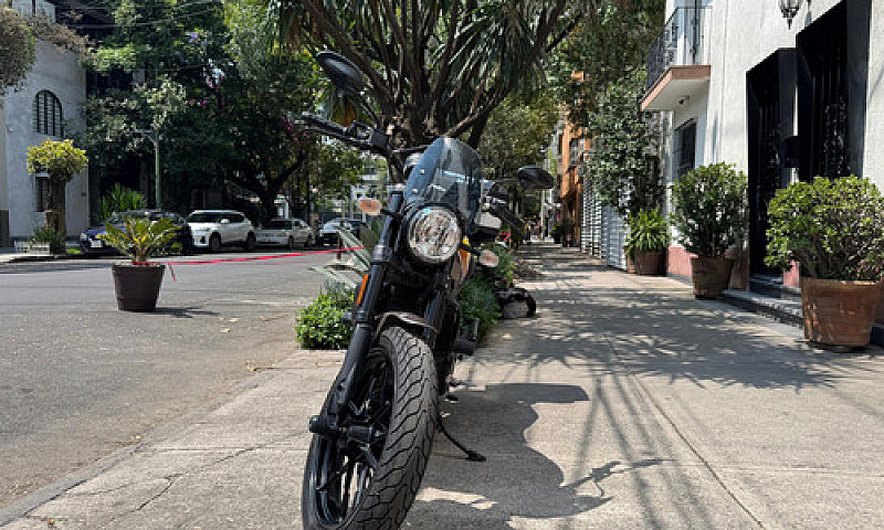 Ducati Scrambler 800...
