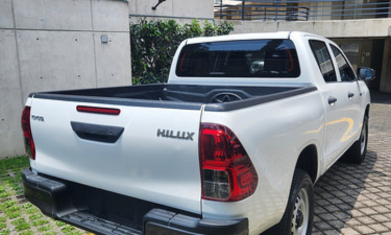 Toyota Hilux 2.8 Tdi...