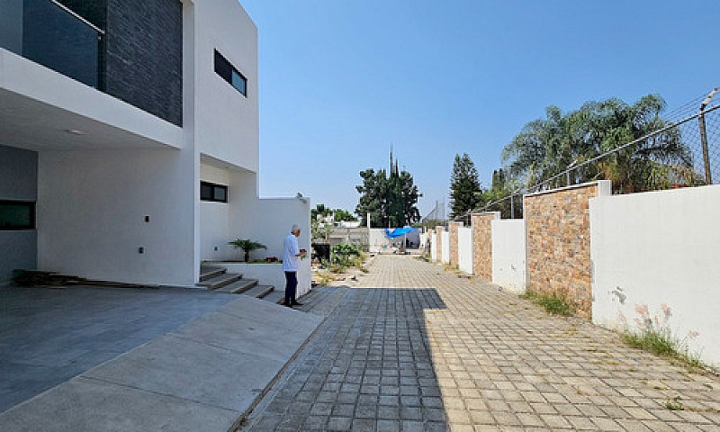Casa Nueva En Exclus...