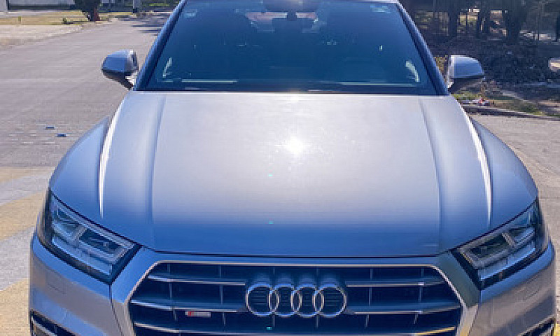 Audi Q5 2.0 L T S Li...