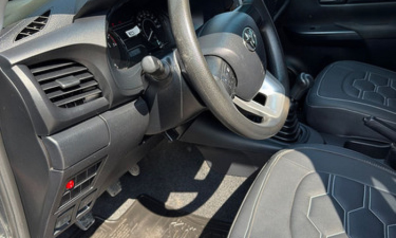 Toyota Hilux 2.7 Cab...