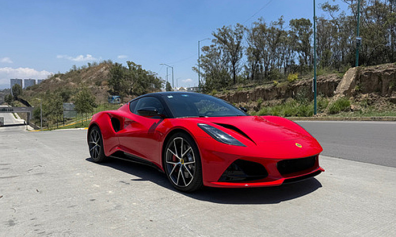 Lotus Emira...