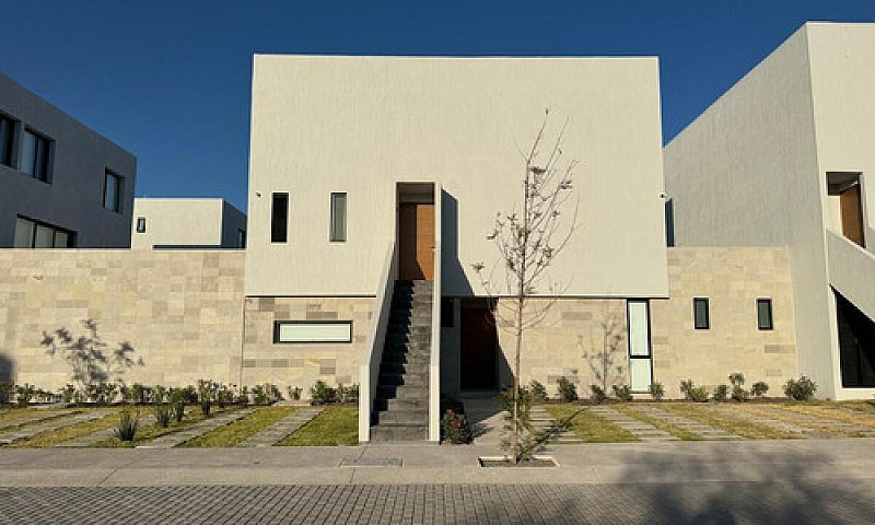 Cumbres Del Lago - J...