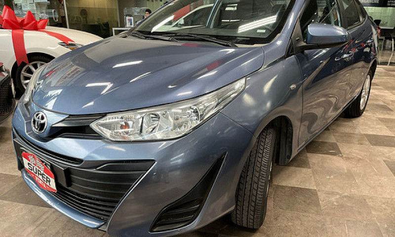 Toyota Yaris 2018 1....
