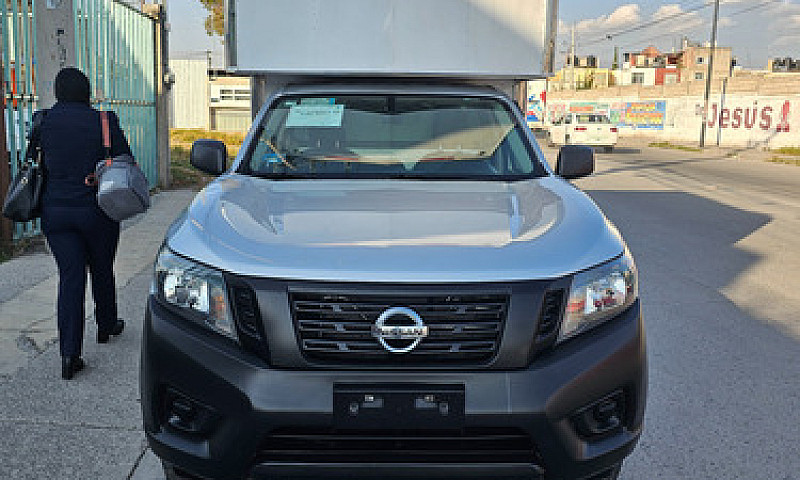 Nissan Np300 2.5 Est...