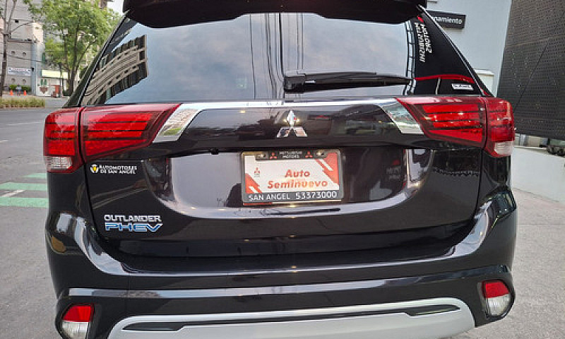 Mitsubishi Outlander...