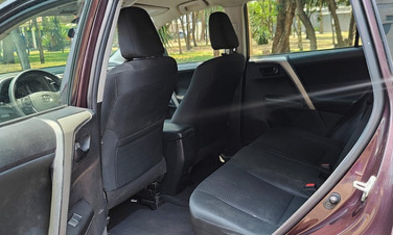 Toyota Rav4 2.5 Le A...