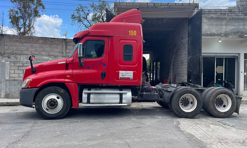 Tractocamión Freight...