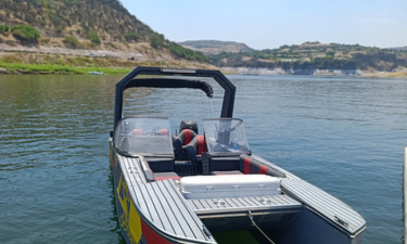Embarcación Catamará...
