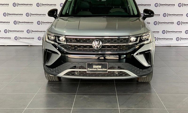 Volkswagen Taos 2023...