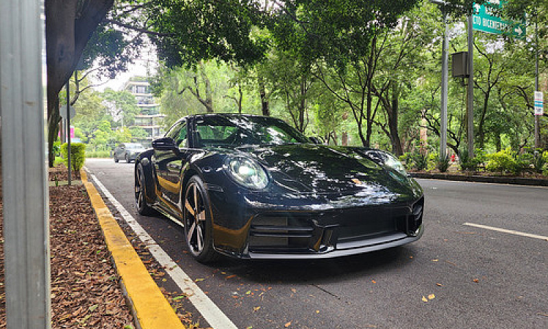 Porsche 911 Carrera ...