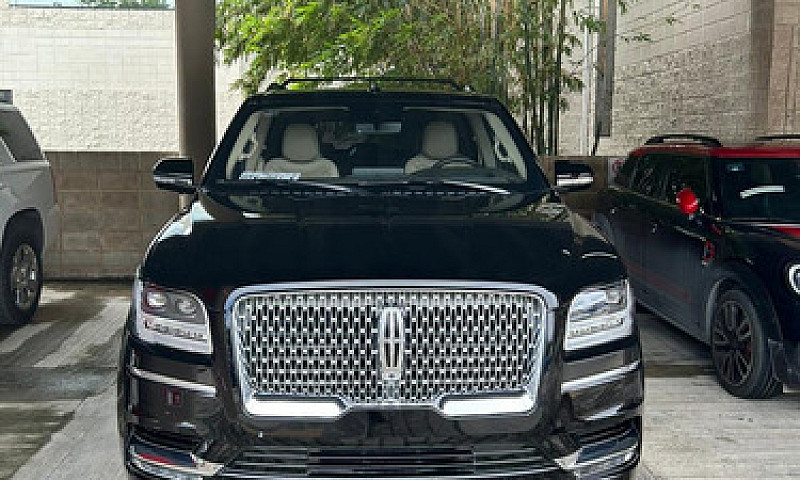 Lincoln Navigator 3....