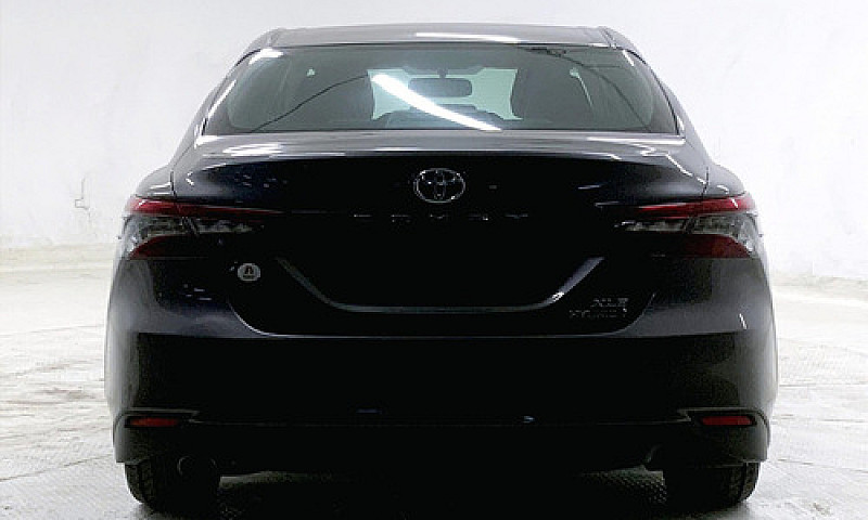 Toyota Camry 2021...