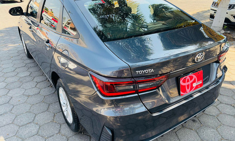 Toyota Yaris 2023...