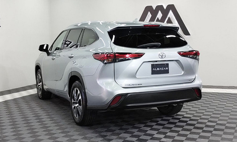 Toyota Highlander 3....