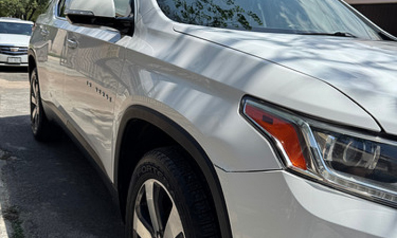 Chevrolet Traverse 3...