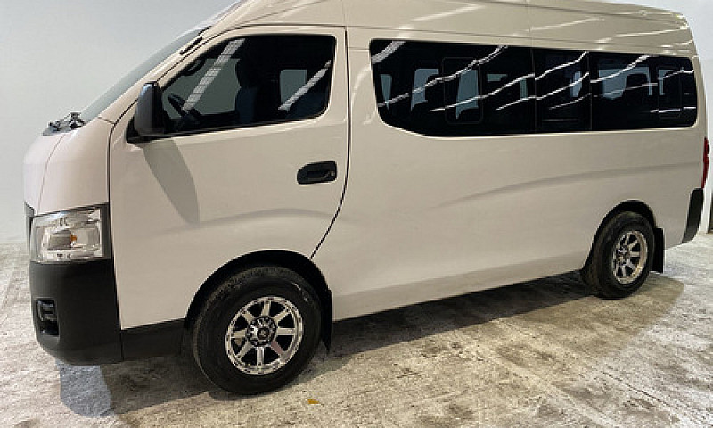 Nissan Urvan 2017 2....