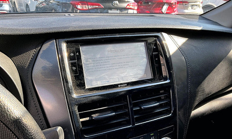 Toyota Yaris 2022...