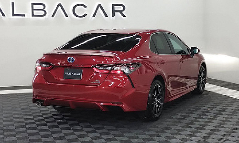 Toyota Camry 2023 2....