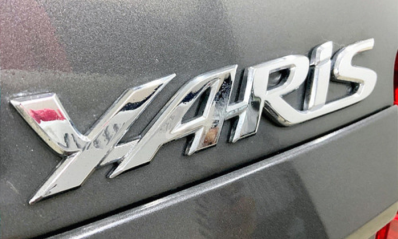 Toyota Yaris 2017...
